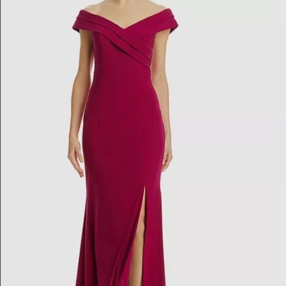 Aqua Women's Off The Shoulder Cap Sleeve V-Neck Evening Gown